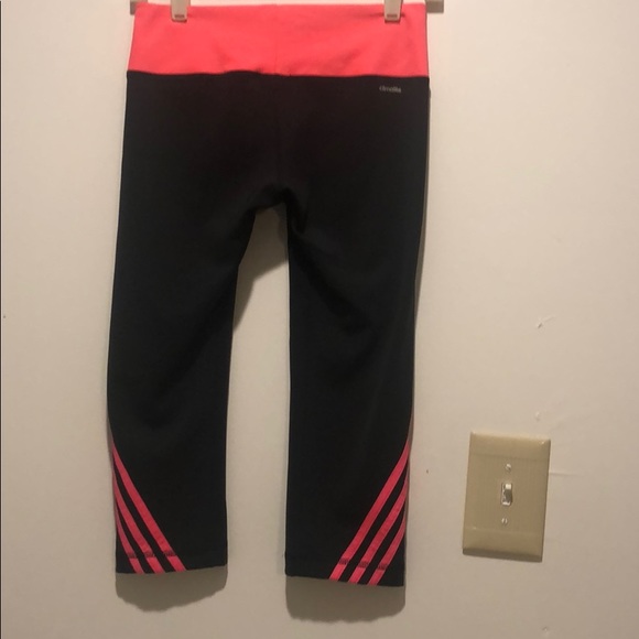 Adidas Climalite Capri leggings - size -Medium - Picture 9 of 16